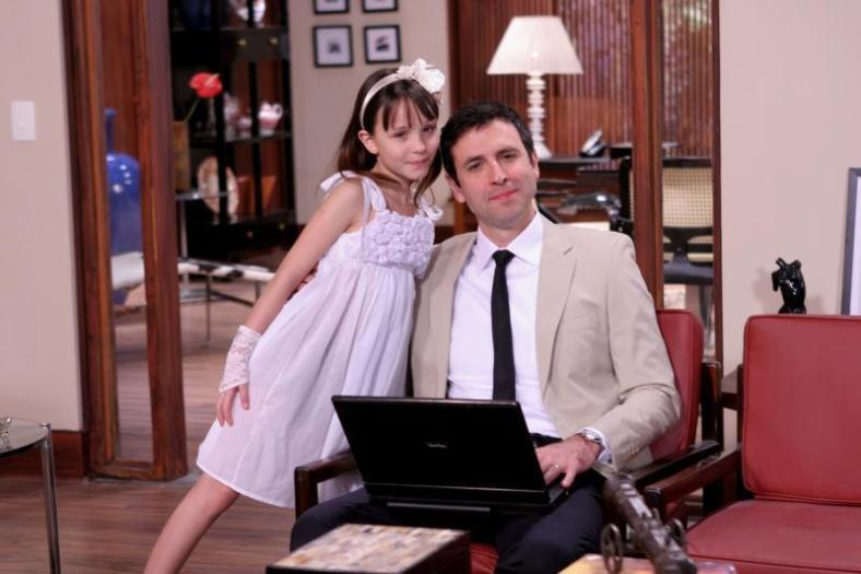 Foto - Arquivo Pessoal: Maria Joaquina (Larissa Manuel) e Fábio Di Martino ( Dr. Miguel) nos intervalos das gravações