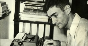 o-escritor-poeta-e-dramaturgo-ariano-suassuna-usa-maquina-de-escrever-1378496045568_956x500