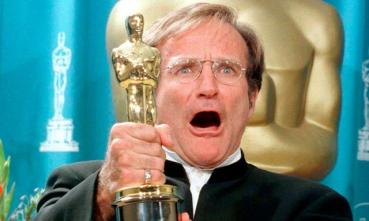 video-robin-williams-gano-el-oscar