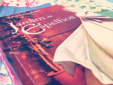 jardim-de-espelhos-capa